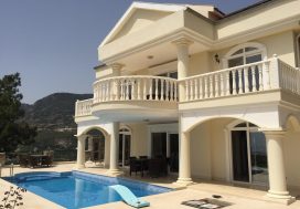 Вилла 4+1 с бассейном и видом на море в Бекташ, Аланья