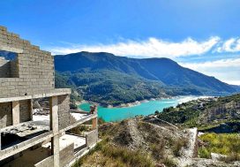 Земельный участок 2200 м2 с каркасом дома у Димчай, Аланья