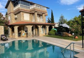 Вилла с бассейном и садом 7+1 Оба, Аланья