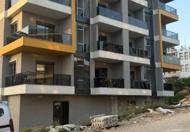 Квартира 1+1 в новом доме с бассейном в Оба, Аланья