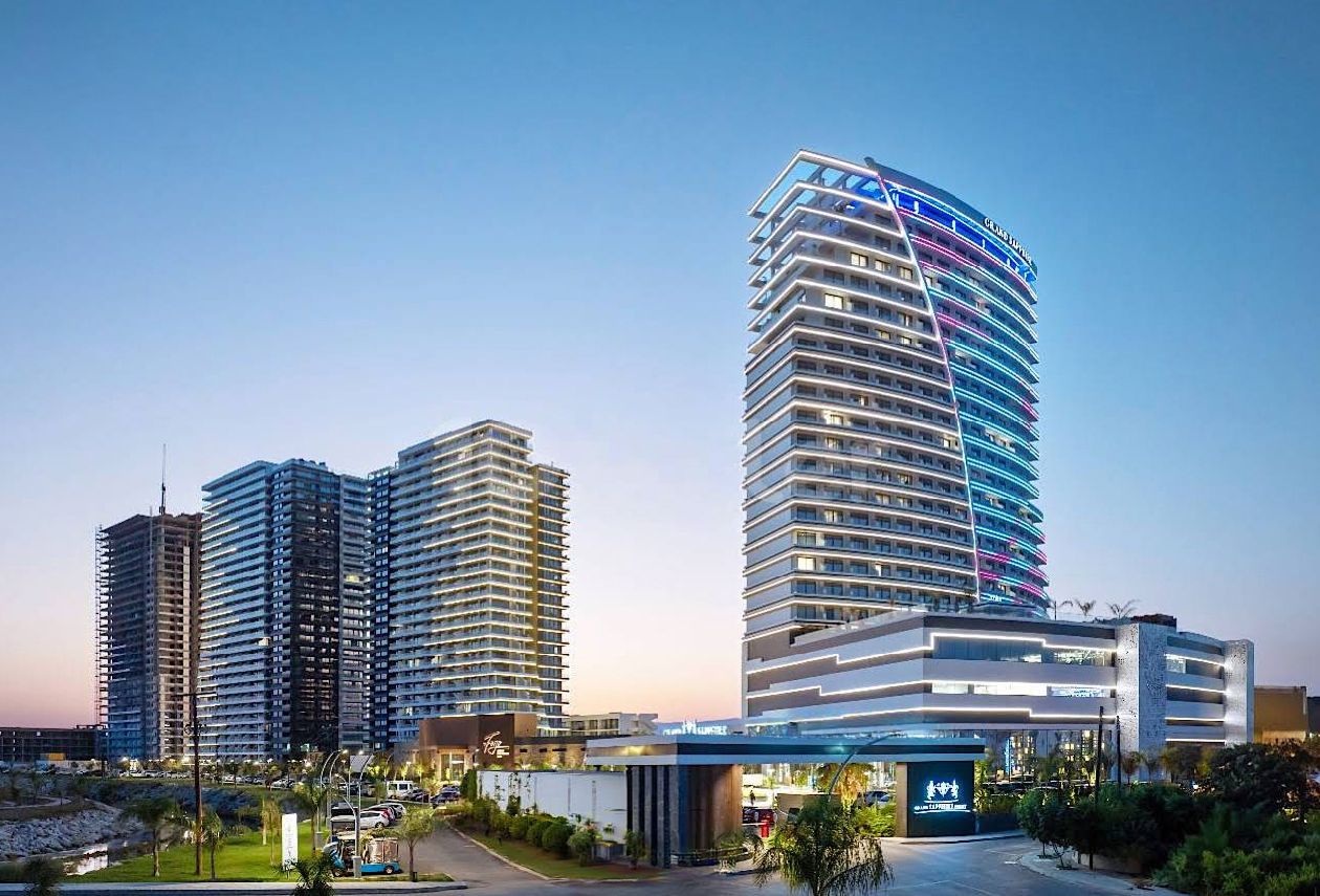 2-комнатные апартаменты 46 м2 с дизайн пакетом в элитном комплексе в 750 метрах от пляжа