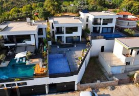 Продается Вилла 5+1 в комплексе BEKTAŞ VİP VİLLA, Верхняя Оба, Аланья