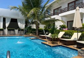 Продается Мини отель 7 bedroom в самом центре острова Занзибар пляж Нунгви